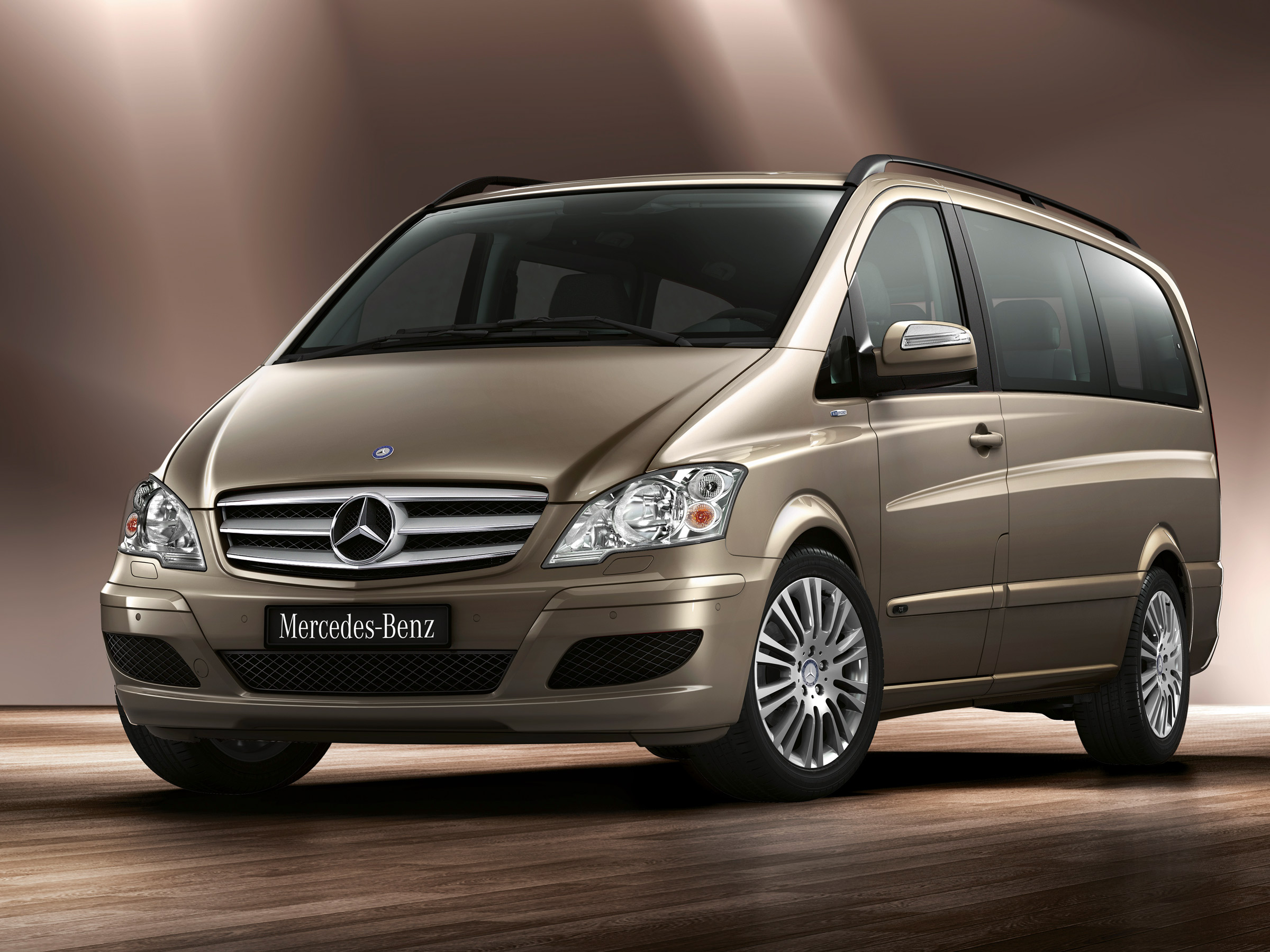 Комплектация Mercedes-Benz Viano (Мерседес Бенц Виано) Trend 3.5 AT L1.  Купить в Москве. Технические характеристики и цена