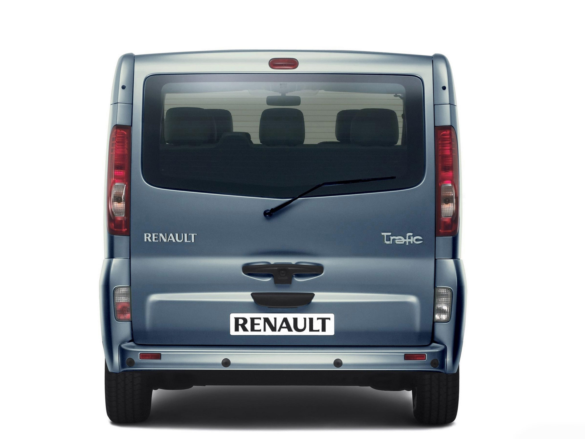 Комплектация Renault Trafic Passenger (Рено Трафик Пассенжер) Autentique  2.0 MT L2H1. Купить в Москве. Технические характеристики и цена